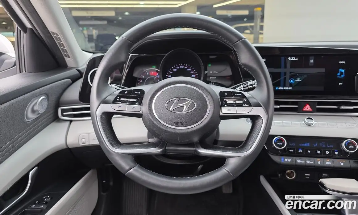 Hyundai Avante 2021 1.6 автомат (гидро), фото 13