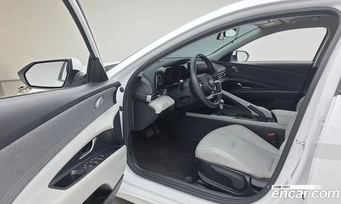 Hyundai Avante 2021 1.6 автомат (гидро), фото 10