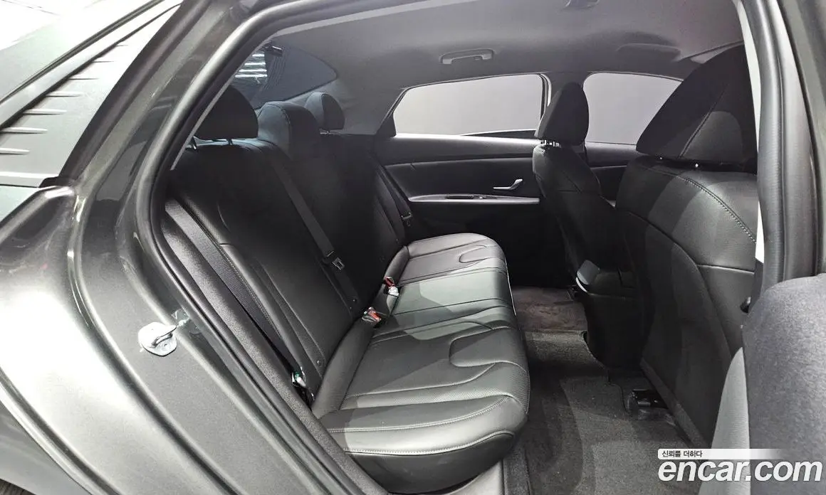 Hyundai Avante 2022 1.6 автомат (гидро), фото 17