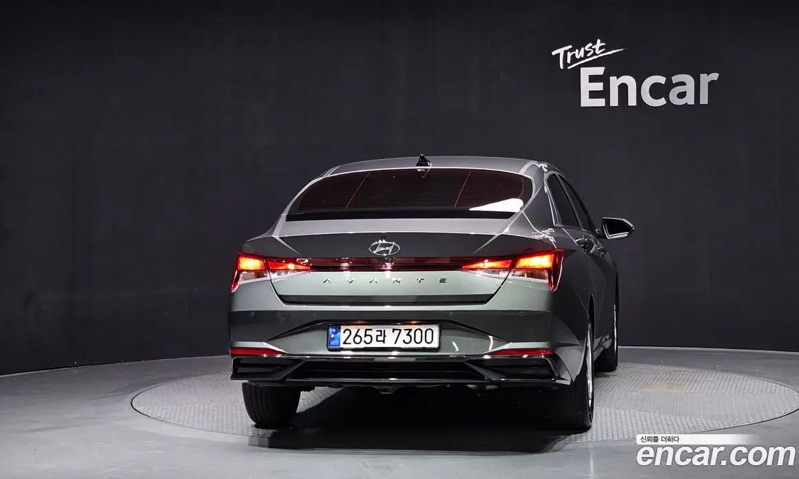 Hyundai Avante 2022 1.6 автомат (гидро), фото 4