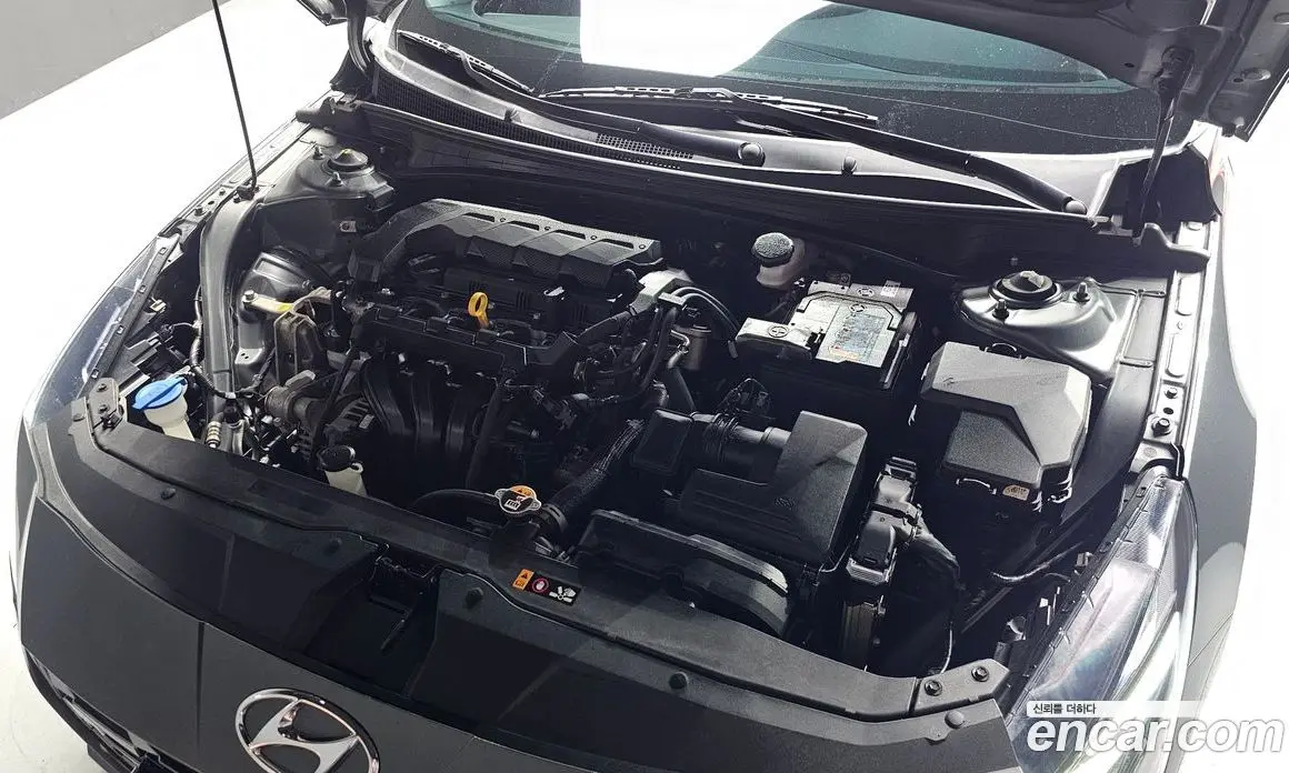 Hyundai Avante 2022 1.6 автомат (гидро), фото 6