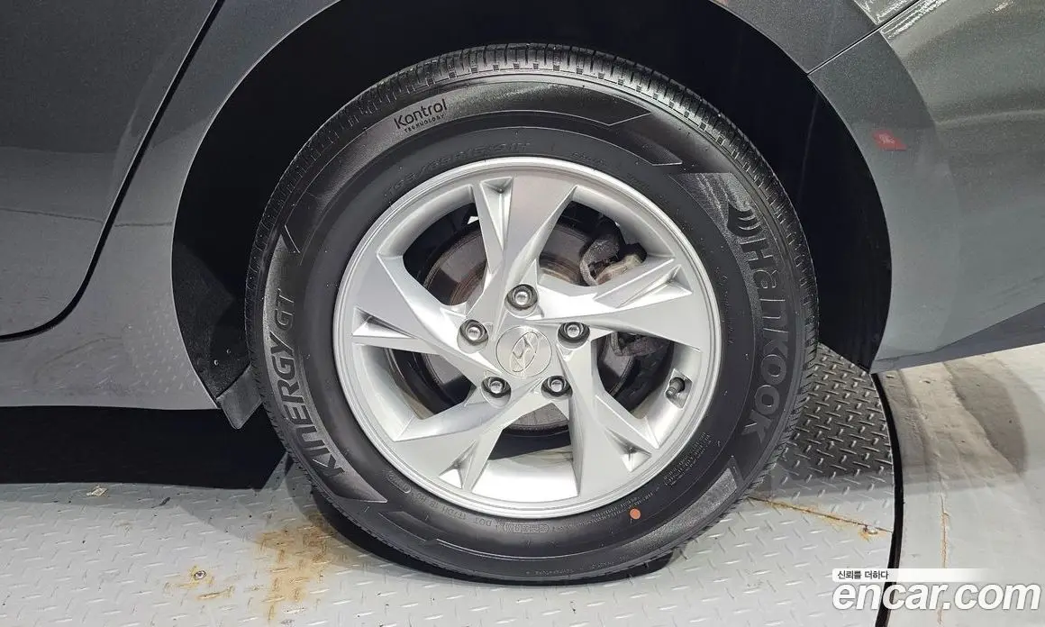 Hyundai Avante 2022 1.6 автомат (гидро), фото 7
