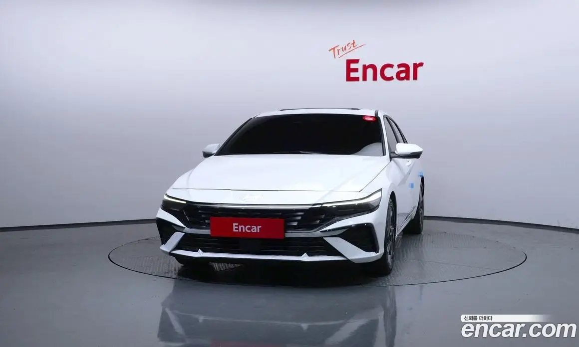 Hyundai Avante 2023 1.6 автомат (гидро), фото 3