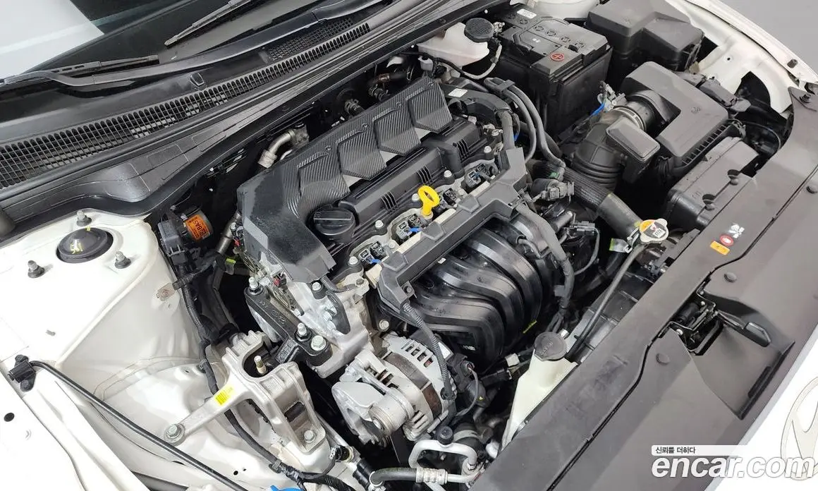 Hyundai Avante 2023 1.6 автомат (гидро), фото 6