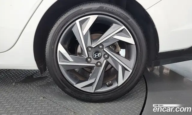 Hyundai Avante 2023 1.6 автомат (гидро), миниатюра 7
