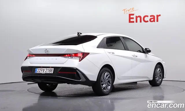 Hyundai Avante 2023 1.6 автомат (гидро), миниатюра 2
