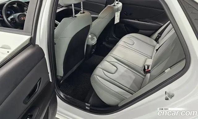Hyundai Avante 2023 1.6 автомат (гидро), миниатюра 11