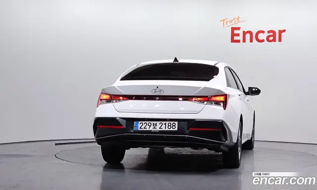 Hyundai Avante 2023 1.6 автомат (гидро), миниатюра 4