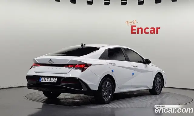 Hyundai Avante 2023 1.6 автомат (гидро), миниатюра 2