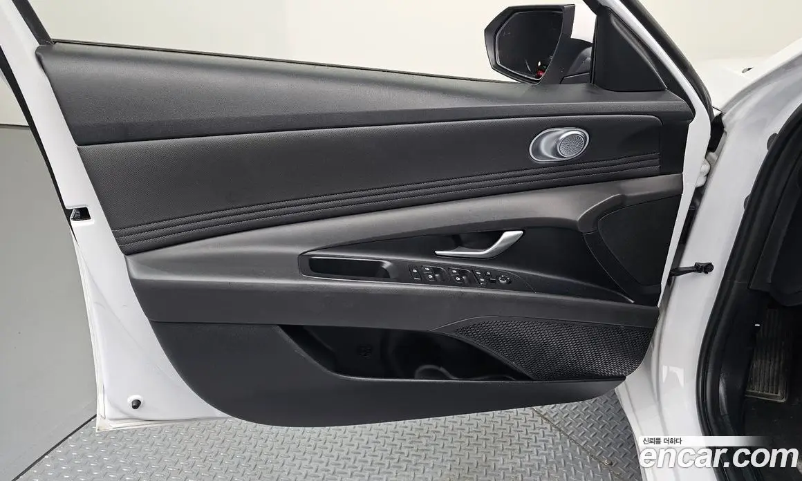 Hyundai Avante 2023 1.6 автомат (гидро), фото 14