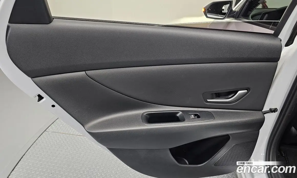 Hyundai Avante 2023 1.6 автомат (гидро), фото 15