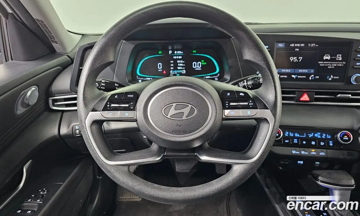 Hyundai Avante 2023 1.6 автомат (гидро), фото 20