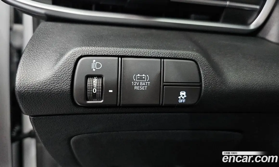 Hyundai Avante 2023 1.6 автомат (гидро), фото 24
