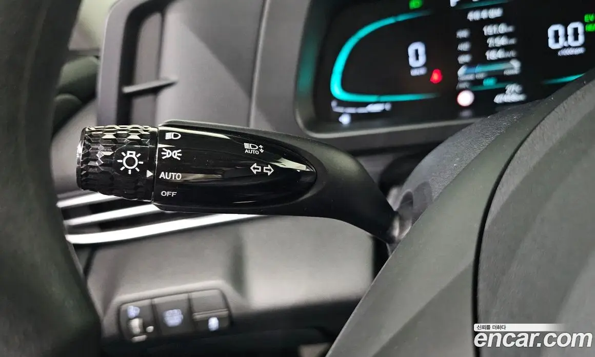 Hyundai Avante 2023 1.6 автомат (гидро), фото 26