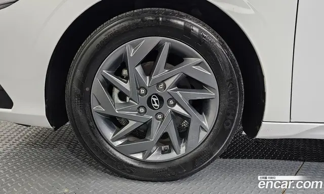 Hyundai Avante 2023 1.6 автомат (гидро), миниатюра 5