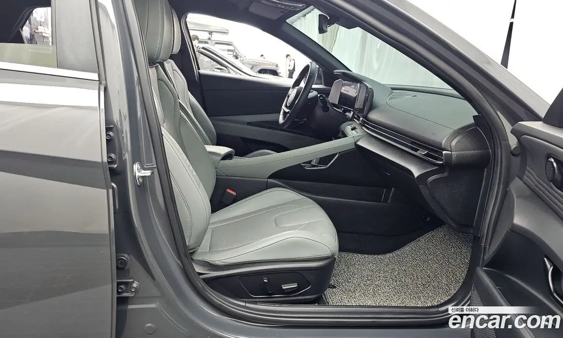 Hyundai Avante 2024 1.6 автомат (гидро), фото 11