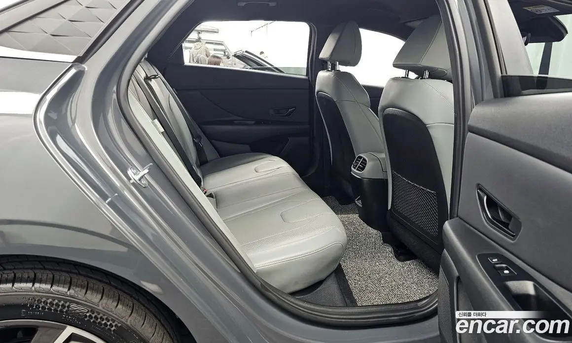 Hyundai Avante 2024 1.6 автомат (гидро), фото 12