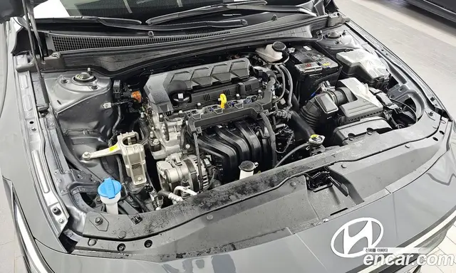 Hyundai Avante 2024 1.6 автомат (гидро), миниатюра 6