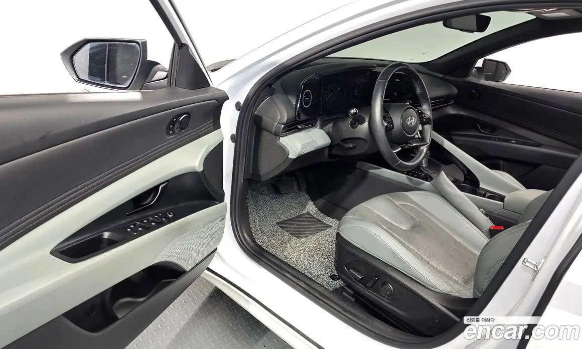 Hyundai Avante 2024 1.6 автомат (гидро), фото 13