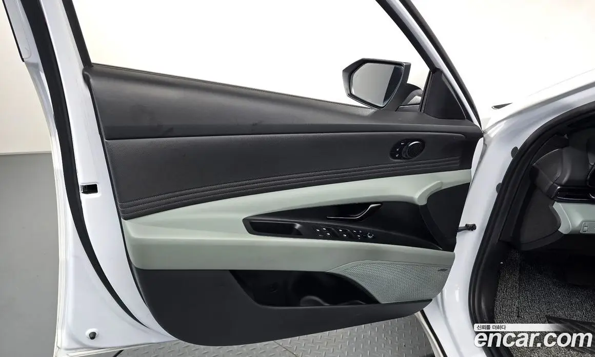 Hyundai Avante 2024 1.6 автомат (гидро), фото 14