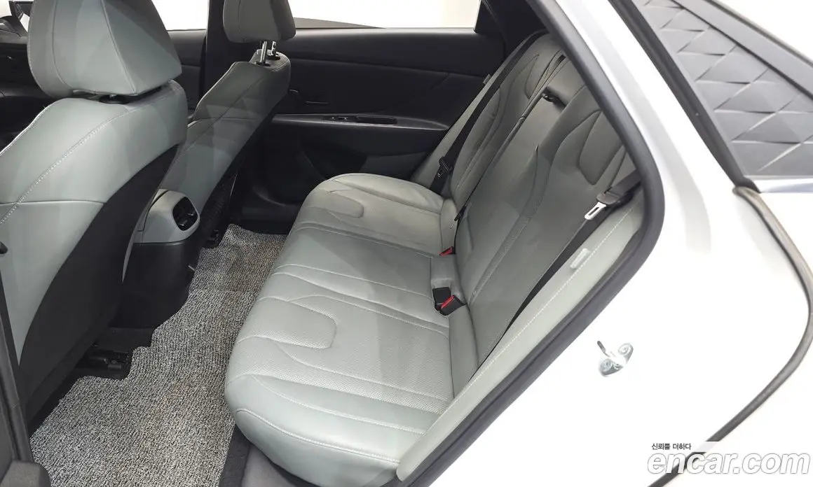 Hyundai Avante 2024 1.6 автомат (гидро), фото 17