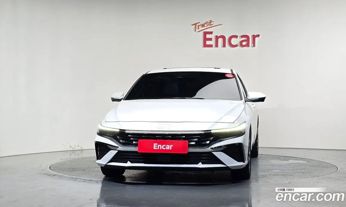 Hyundai Avante 2024 1.6 автомат (гидро), фото 3
