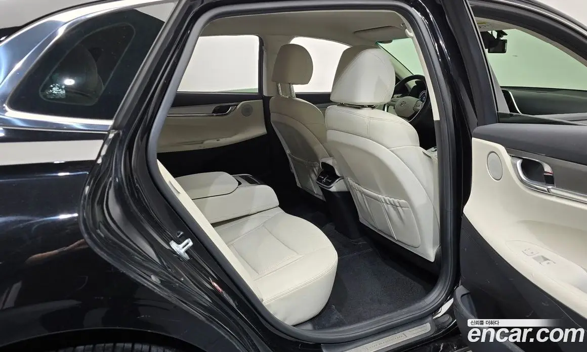 Hyundai Grandeur 2022 2.5 автомат (гидро), фото 17