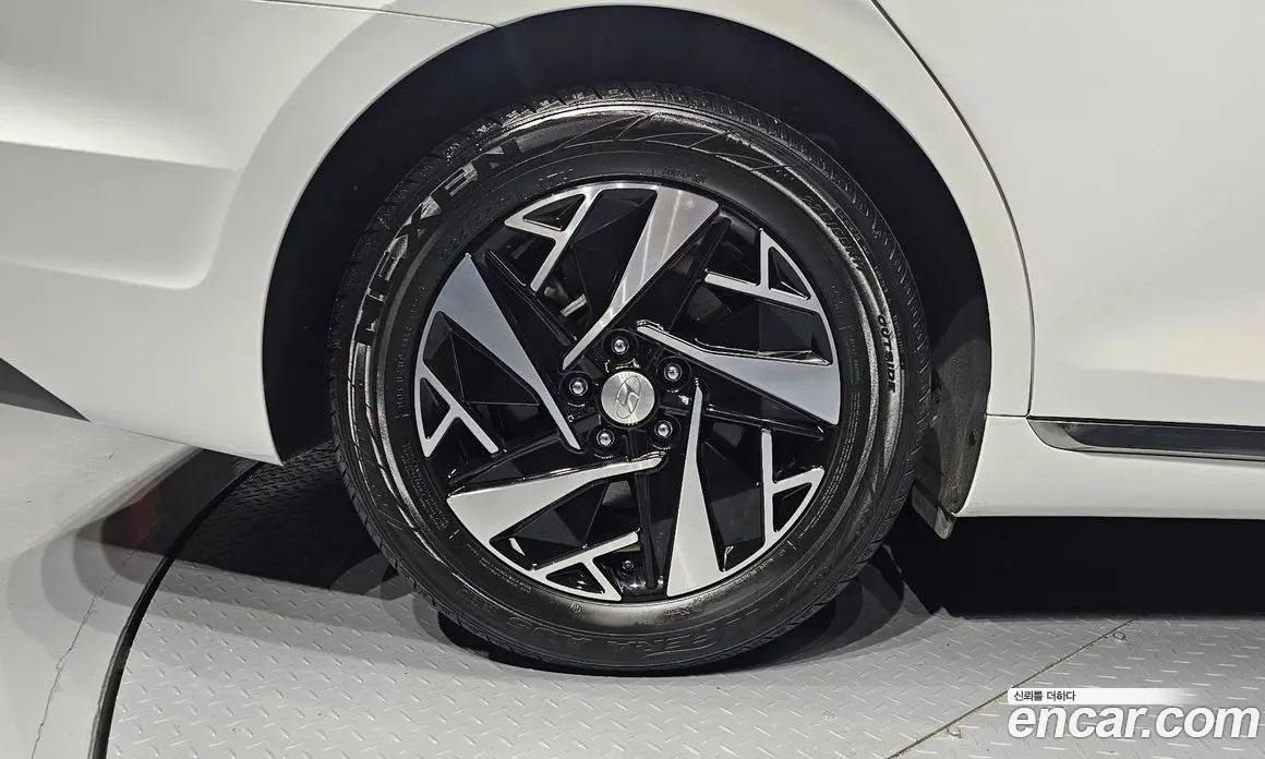 Hyundai Grandeur 2022 2.4 автомат (гидро), фото 5