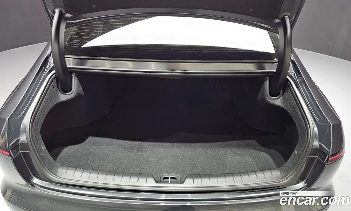 Hyundai Grandeur 2023 1.6 автомат (гидро), фото 17