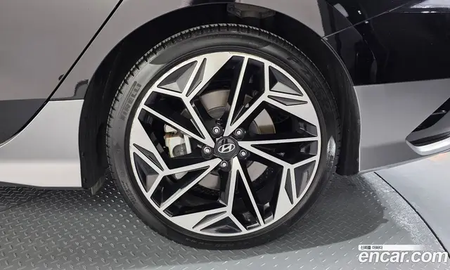 Hyundai Ioniq 6 2022 0.1 автомат (гидро), миниатюра 6