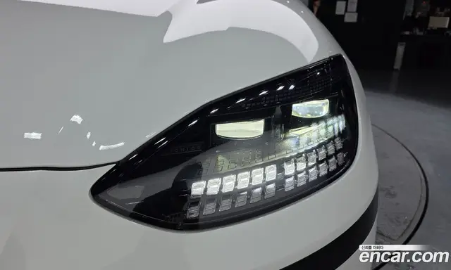 Hyundai Ioniq 6 2023 0.1 автомат (гидро), миниатюра 7
