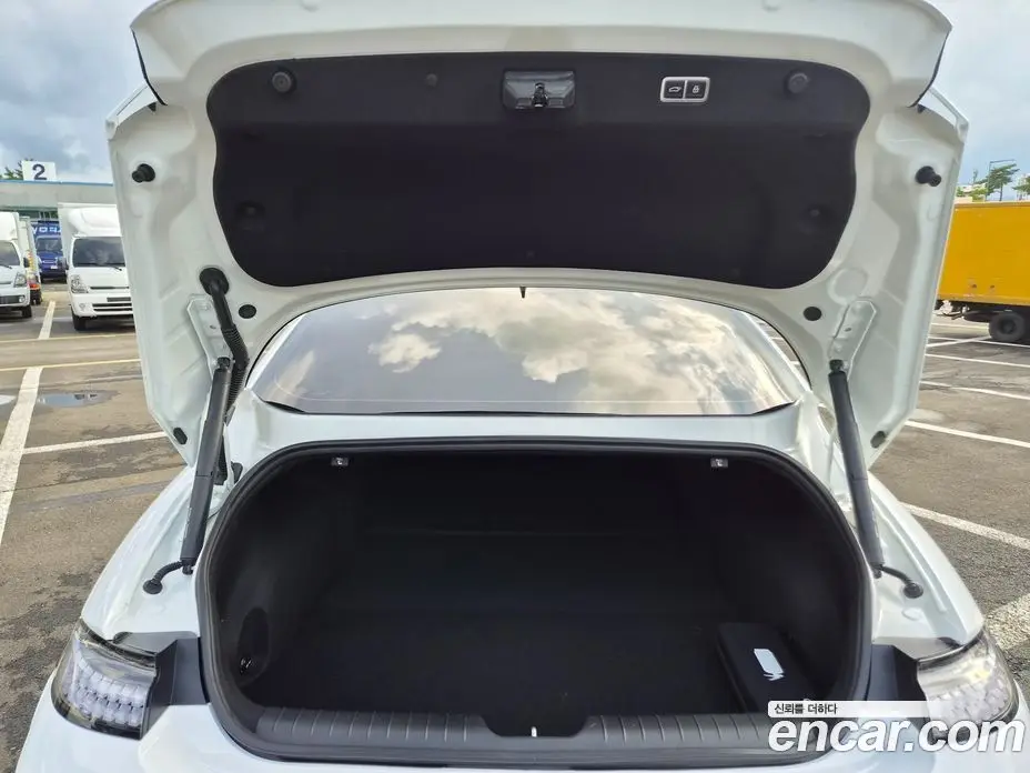 Hyundai Ioniq 6 2023 0.1 автомат (гидро), фото 7