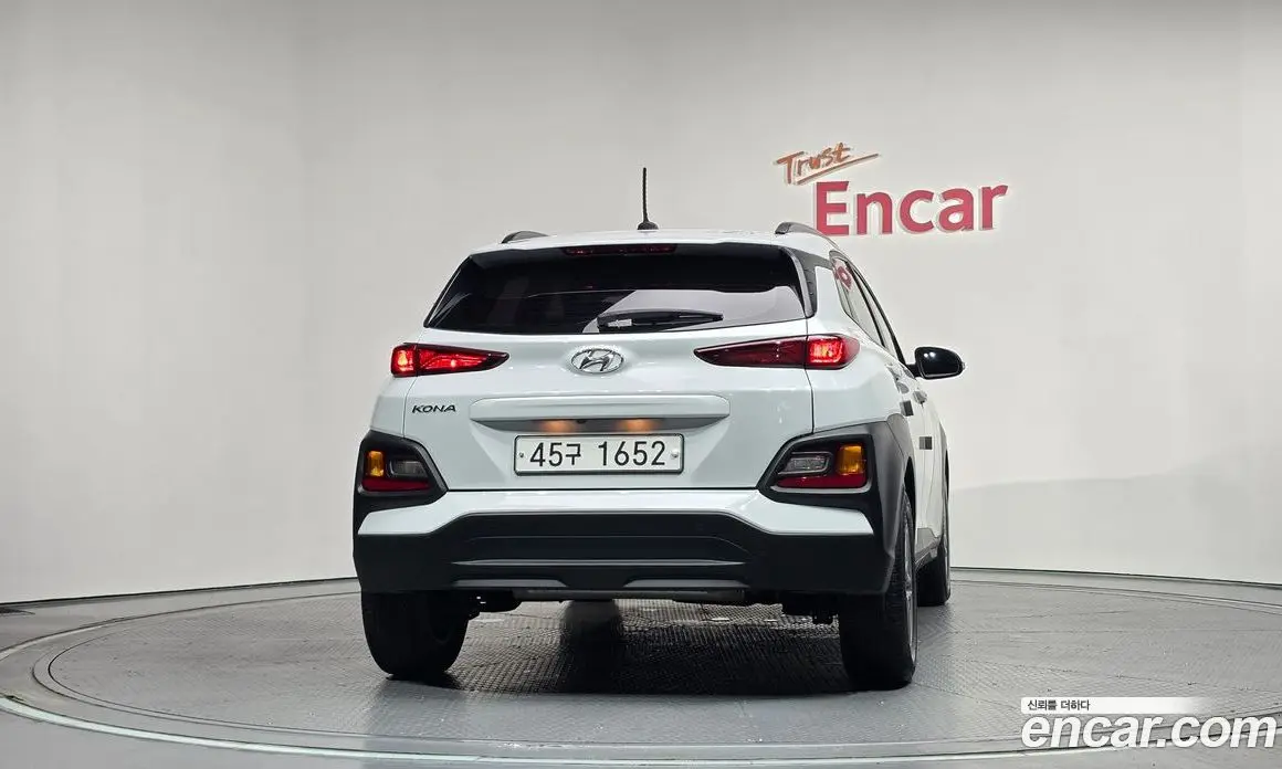 Hyundai Kona 2019 1.6 автомат (гидро), фото 4
