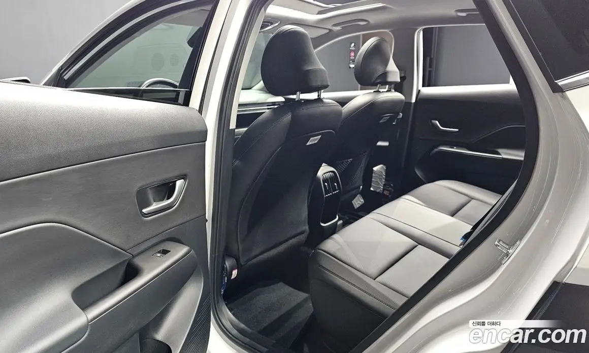 Hyundai Kona 2023 1.6 автомат (гидро), фото 16