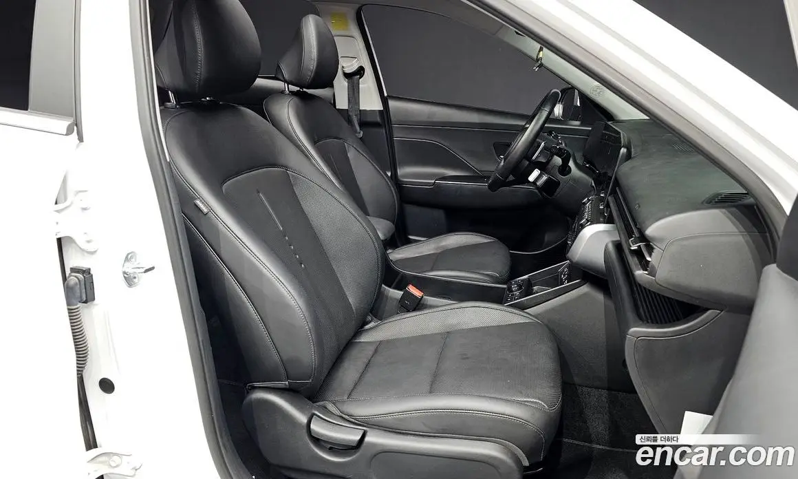 Hyundai Kona 2023 1.6 автомат (гидро), фото 17