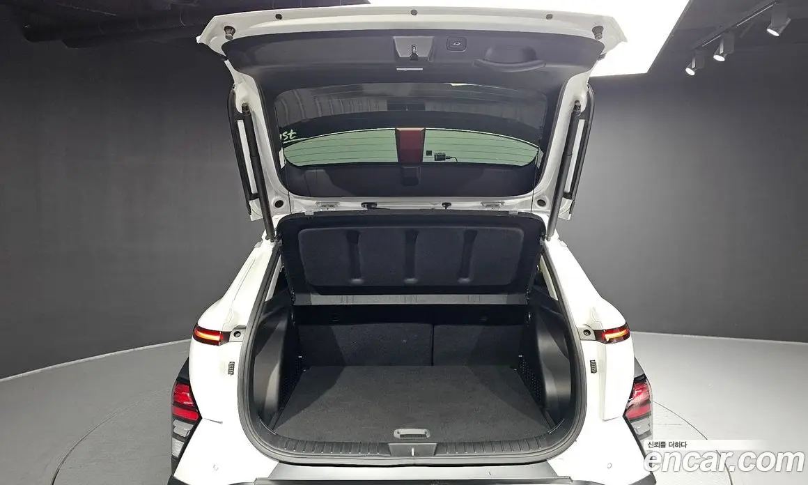 Hyundai Kona 2023 1.6 автомат (гидро), фото 26