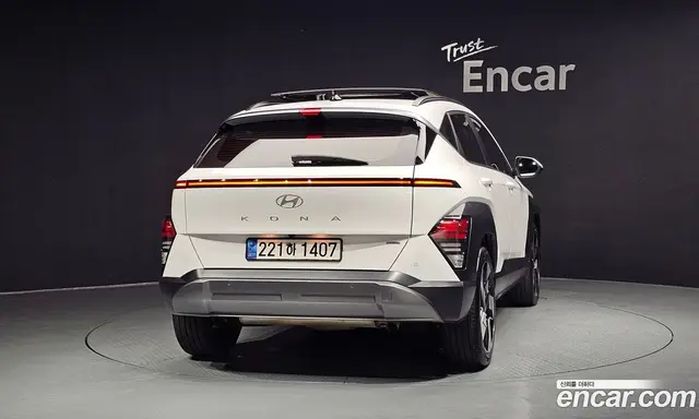 Hyundai Kona 2023 1.6 автомат (гидро), миниатюра 4