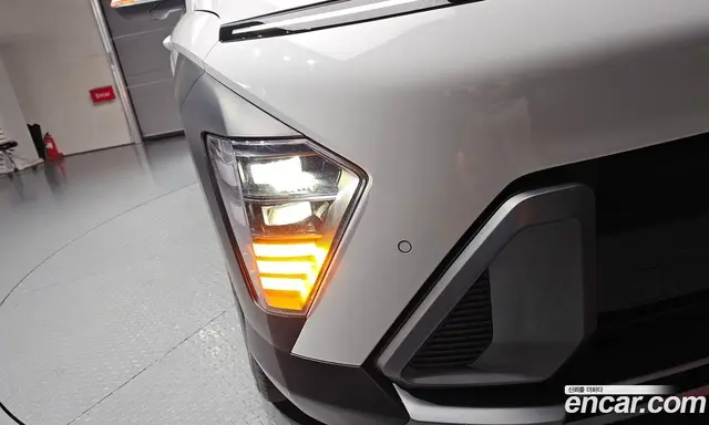 Hyundai Kona 2023 1.6 автомат (гидро), миниатюра 8
