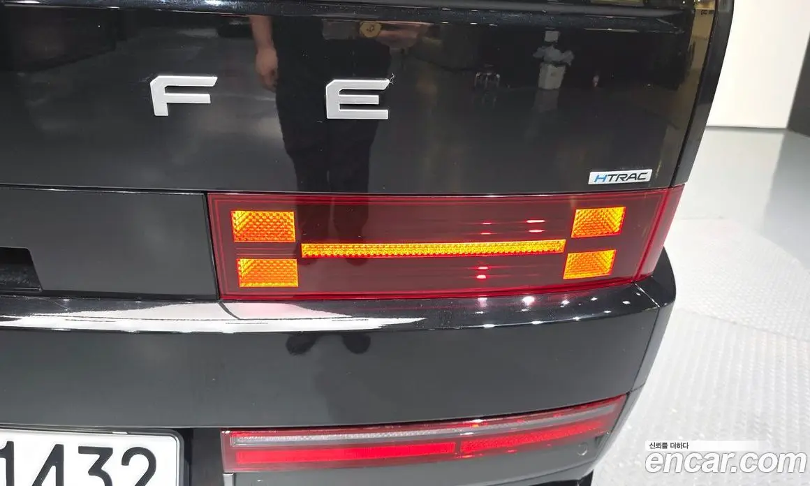 Hyundai Santa Fe 2023 1.6 автомат (гидро), фото 9