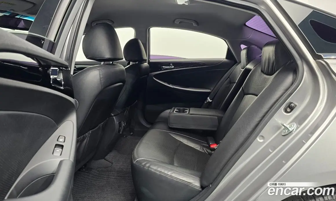 Hyundai Sonata 2011 2.0 автомат (гидро), фото 12 Hyundai Sonata 2011 2.0 автомат (гидро), фото 12