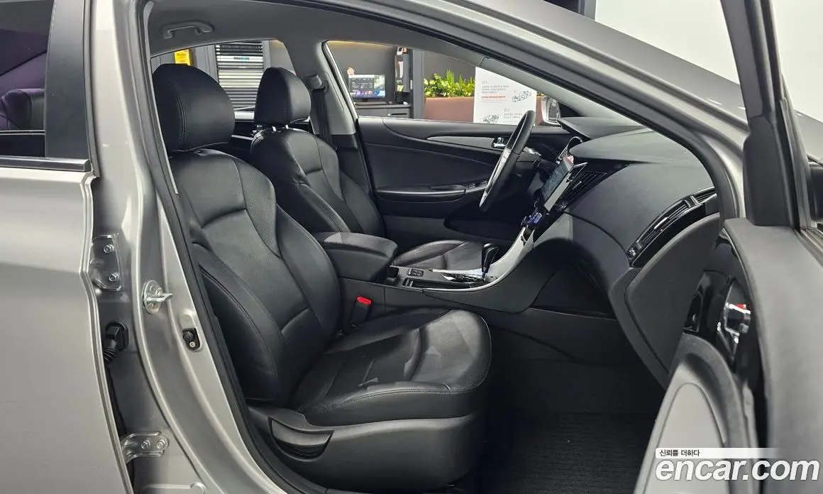 Hyundai Sonata 2011 2.0 автомат (гидро), фото 10 Hyundai Sonata 2011 2.0 автомат (гидро), фото 10