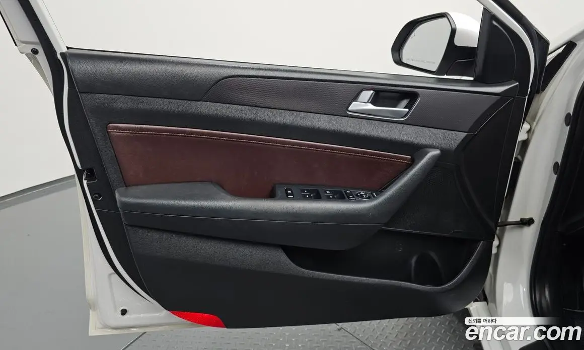 Hyundai Sonata 2016 2.0 автомат (гидро), фото 14