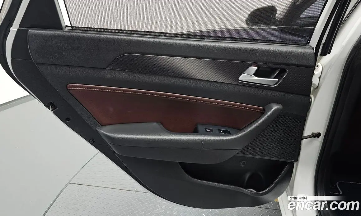 Hyundai Sonata 2016 2.0 автомат (гидро), фото 15