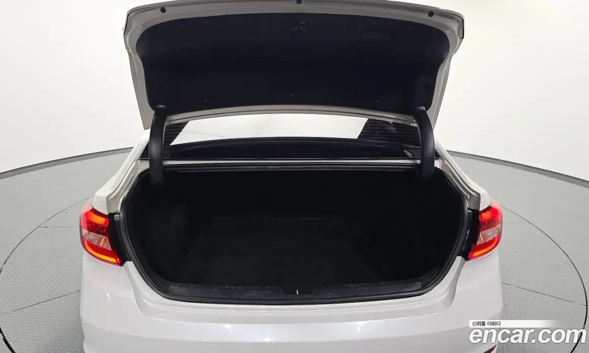 Hyundai Sonata 2016 2.0 автомат (гидро), фото 33