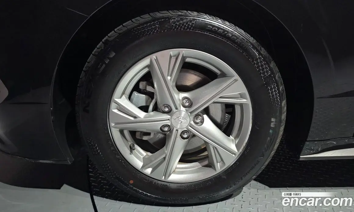 Hyundai Sonata 2019 2.0 автомат (гидро), фото 5