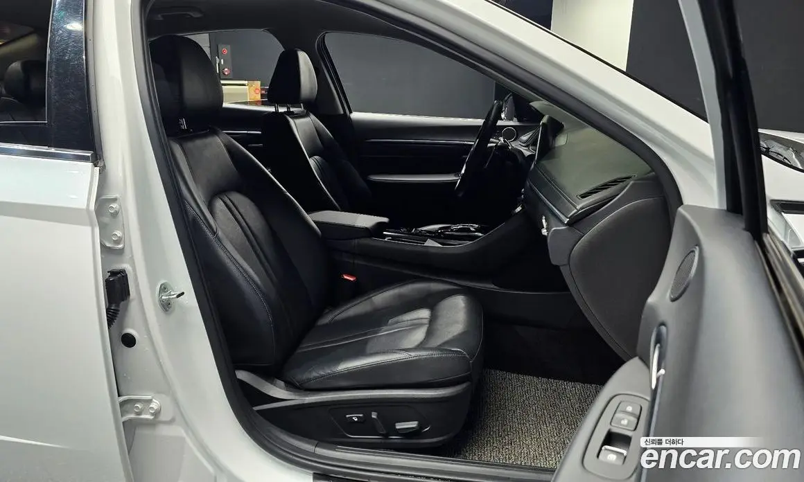 Hyundai Sonata 2021 2.0 автомат (гидро), фото 12