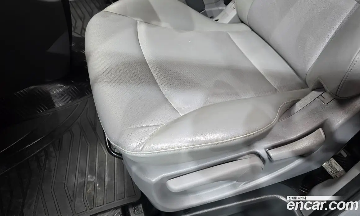 Hyundai Starex 2019 2.5 автомат (гидро), фото 29