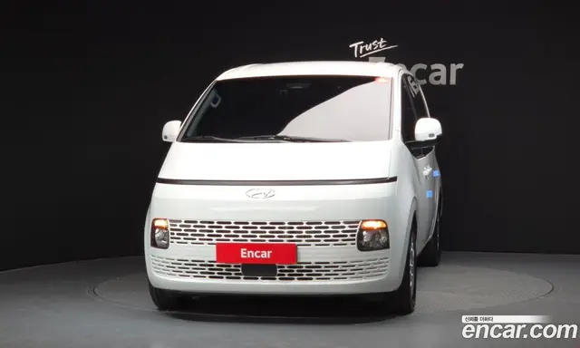 Hyundai Staria 2023 2.2 автомат (гидро), миниатюра 3