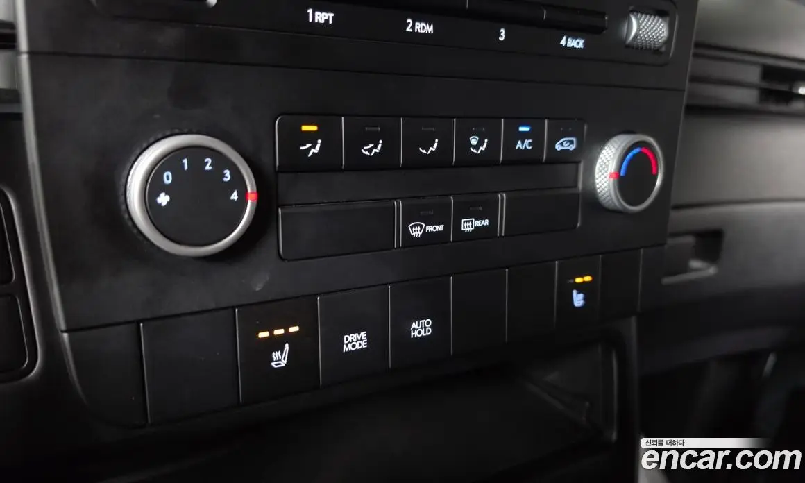 Hyundai Staria 2023 2.2 автомат (гидро), фото 24