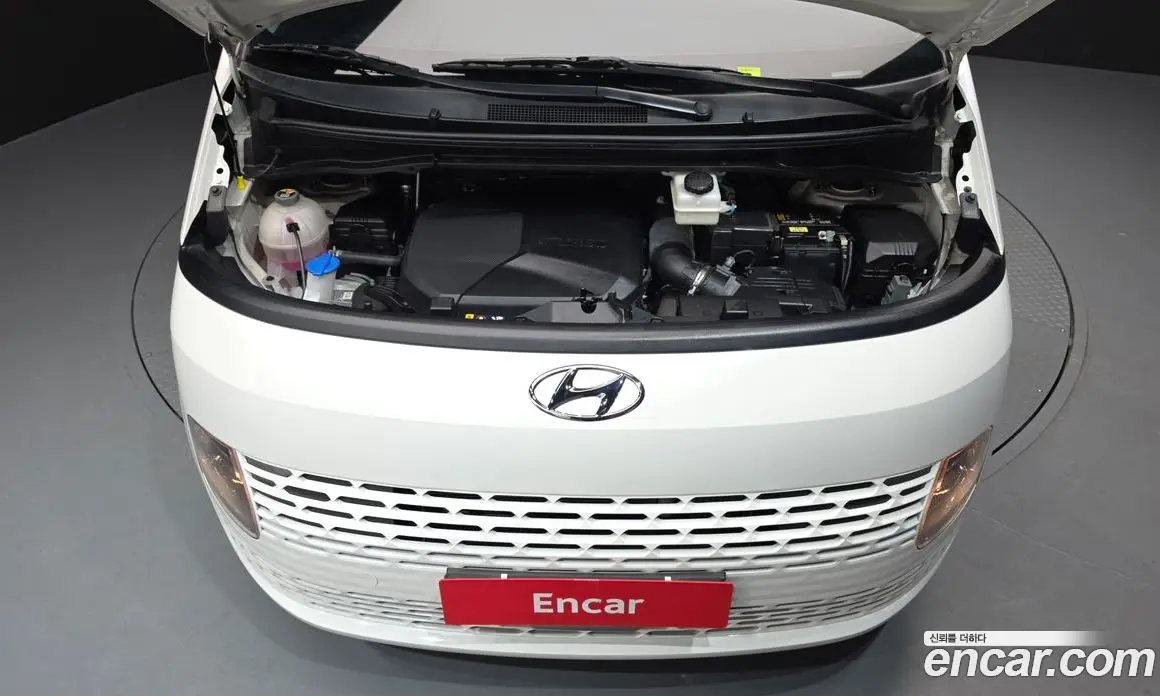 Hyundai Staria 2023 2.2 автомат (гидро), фото 6